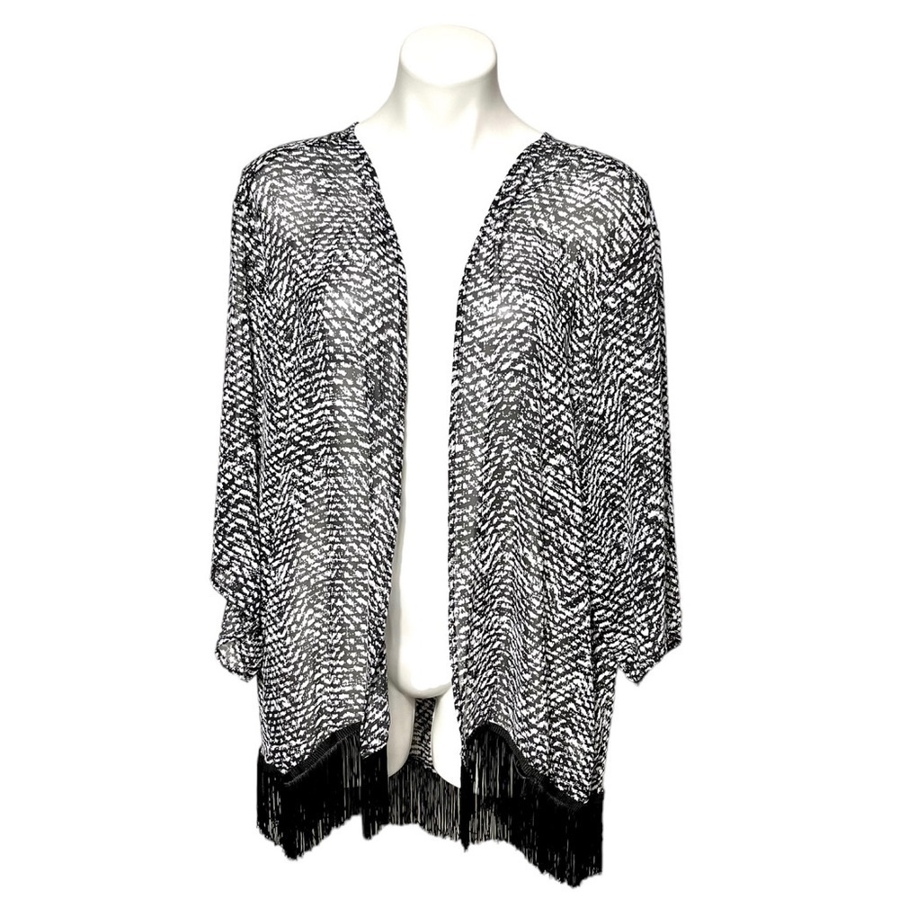 Notations Black & White Patterned Fringe Kimono Size X Large